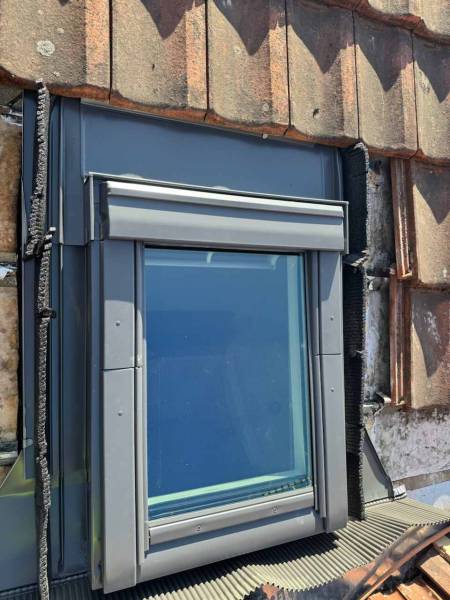 Pose d’une fenêtre de toit Velux sur combles aménagés à Saint-Maur-des-Fossés